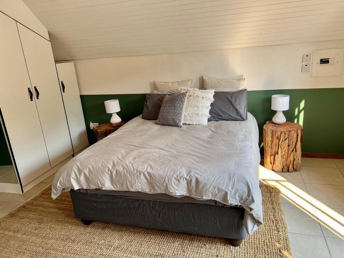 Cosy City Cottage กาโบโรเน ภายนอก รูปภาพ