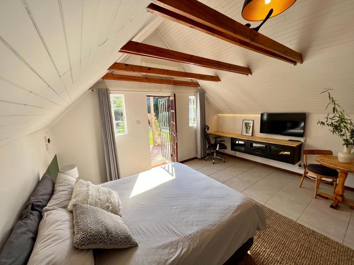 Cosy City Cottage กาโบโรเน ภายนอก รูปภาพ