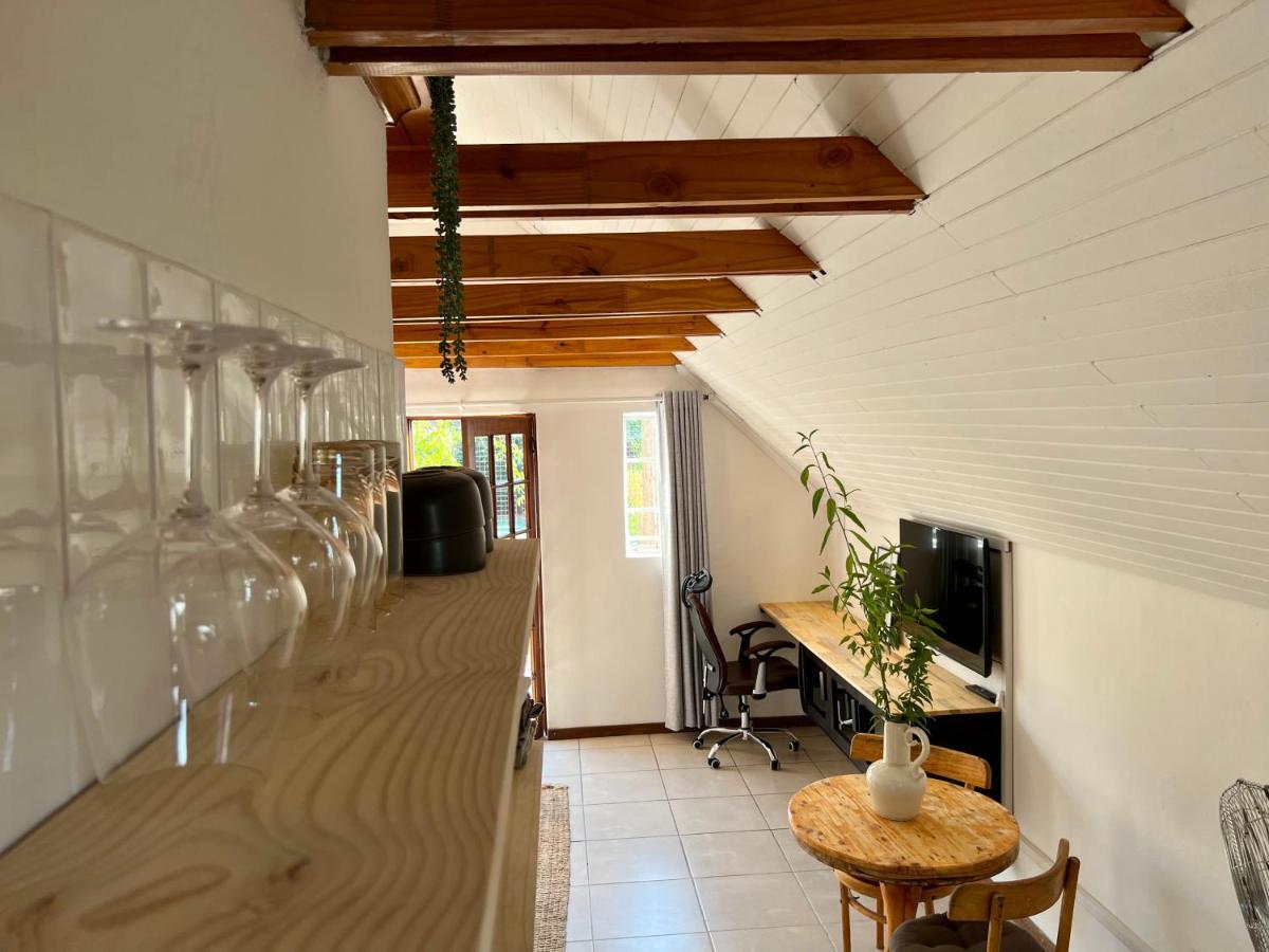 Cosy City Cottage กาโบโรเน ภายนอก รูปภาพ
